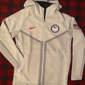Nike Paralympic Windrunner